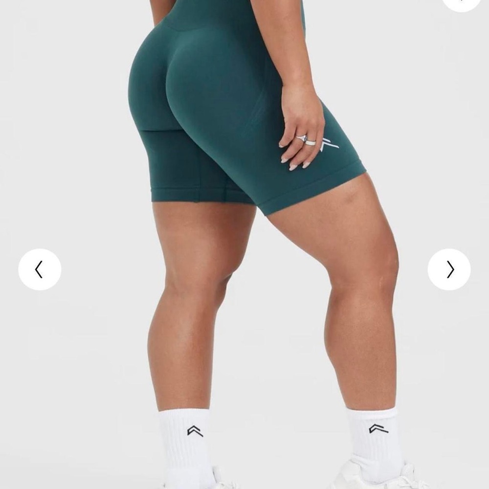 NWT Oner Active EFFORTLESS SEAMLESS SHORTS KNITTED LOGO Marine Teal S